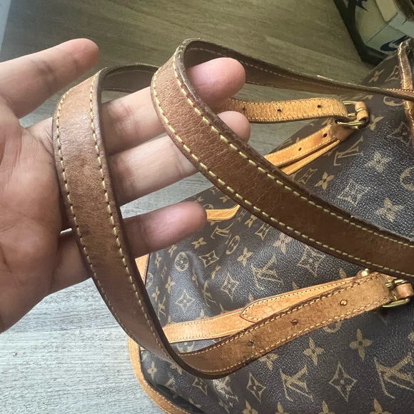 Louis Vuitton Brown GM bucket - Picture 6 of 16